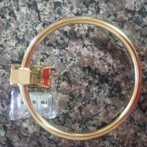 Gold tone towel ring with squared wall mount 6" diameter height w/ brass 7" new